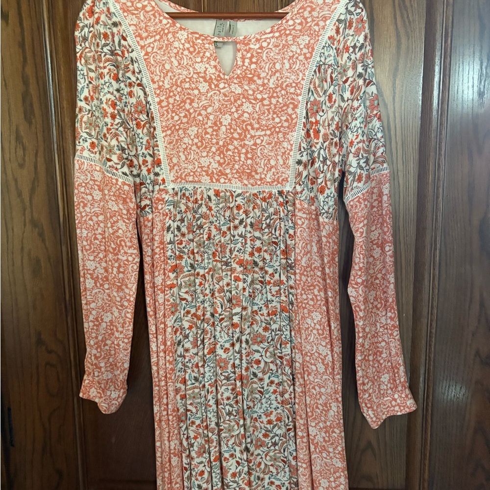 Sahalie Coral and White Floral Dress